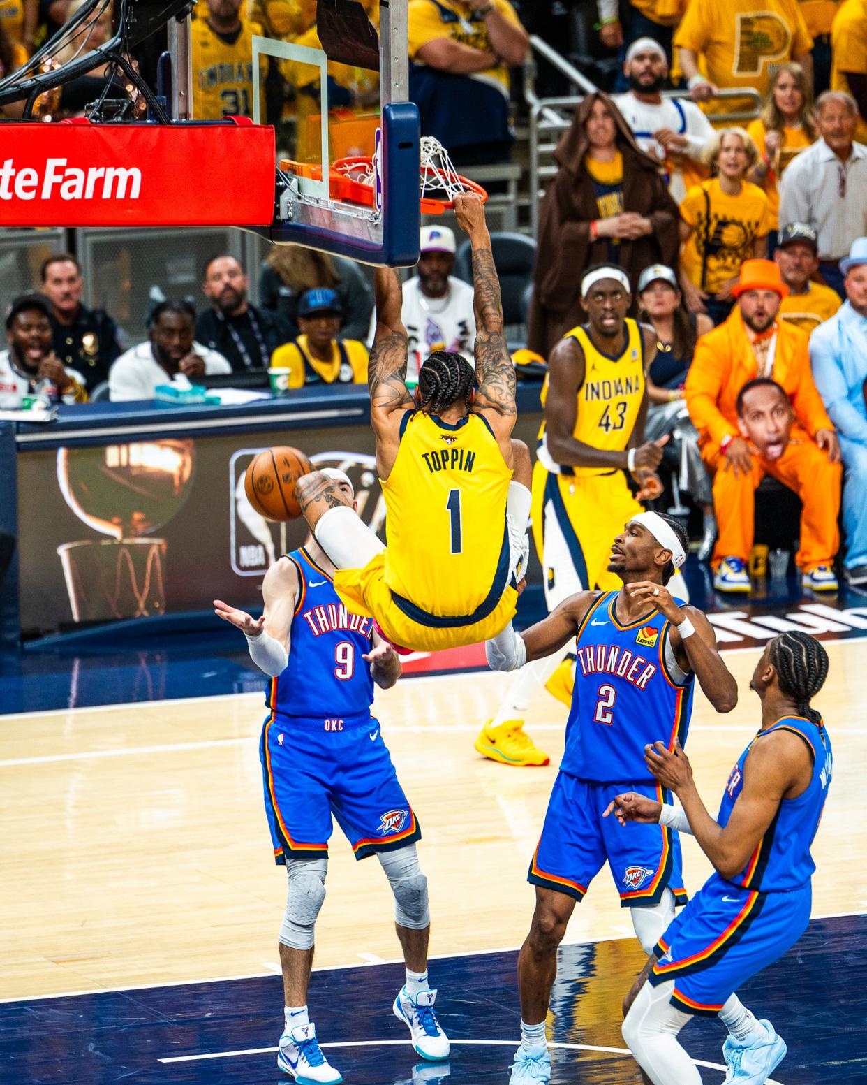 尼斯训练开放日，冲刺阶段复出首秀引欢呼，NBA季后赛在即，细节决定成败的简单介绍