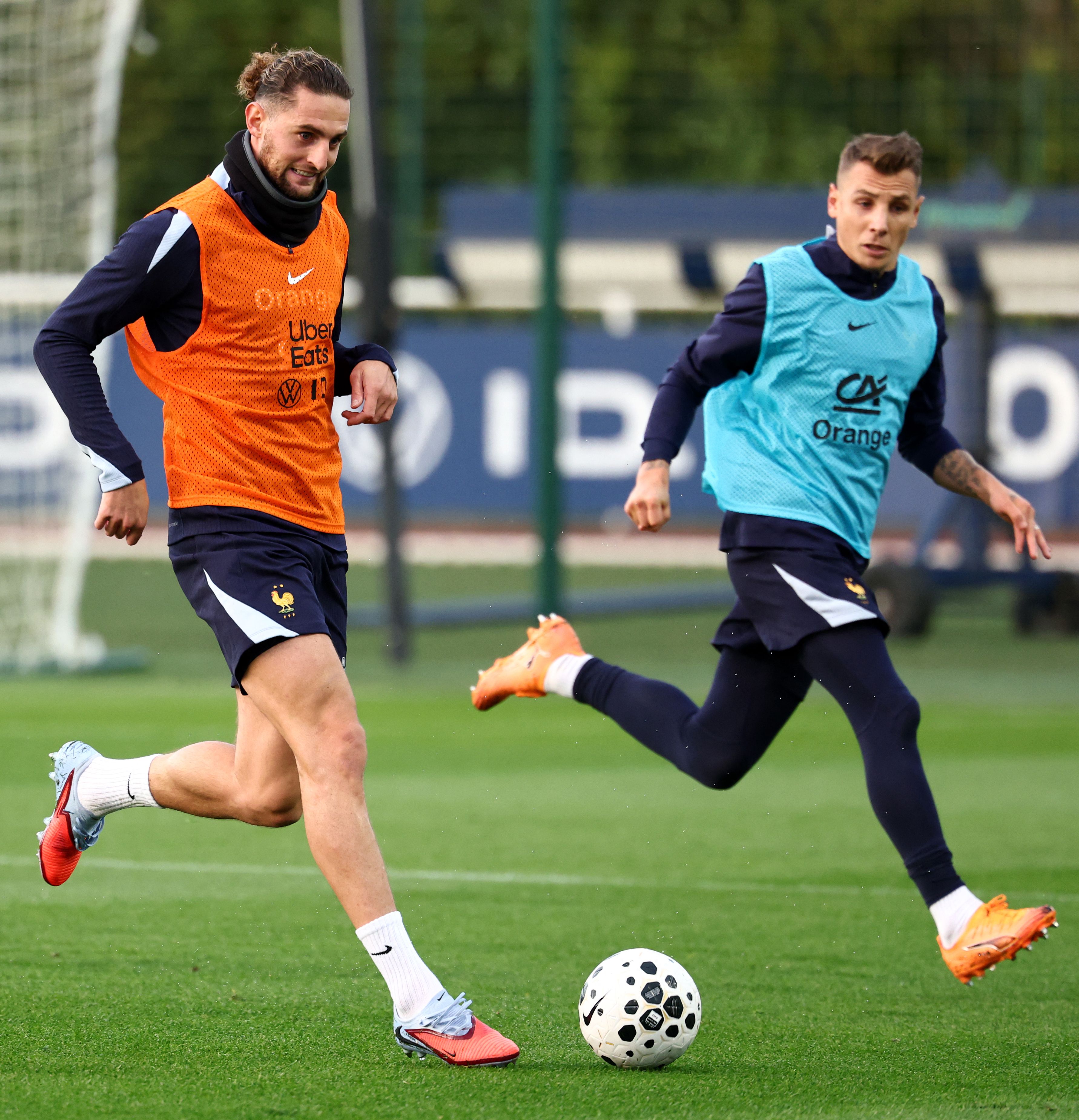 转会期AC米兰备战法国杯；远射贴柱细节曝光；引发热议；球队文化再被提及的简单介绍